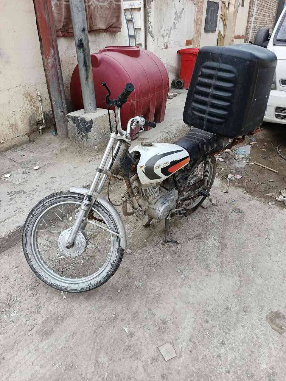 السلام عليكم
4 كير متروكه
السعر 150 هيه والصندوك
***********
