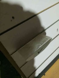 ستاند احذيه معه لوحات سكه ستاند احذيه للبيع 07739115658