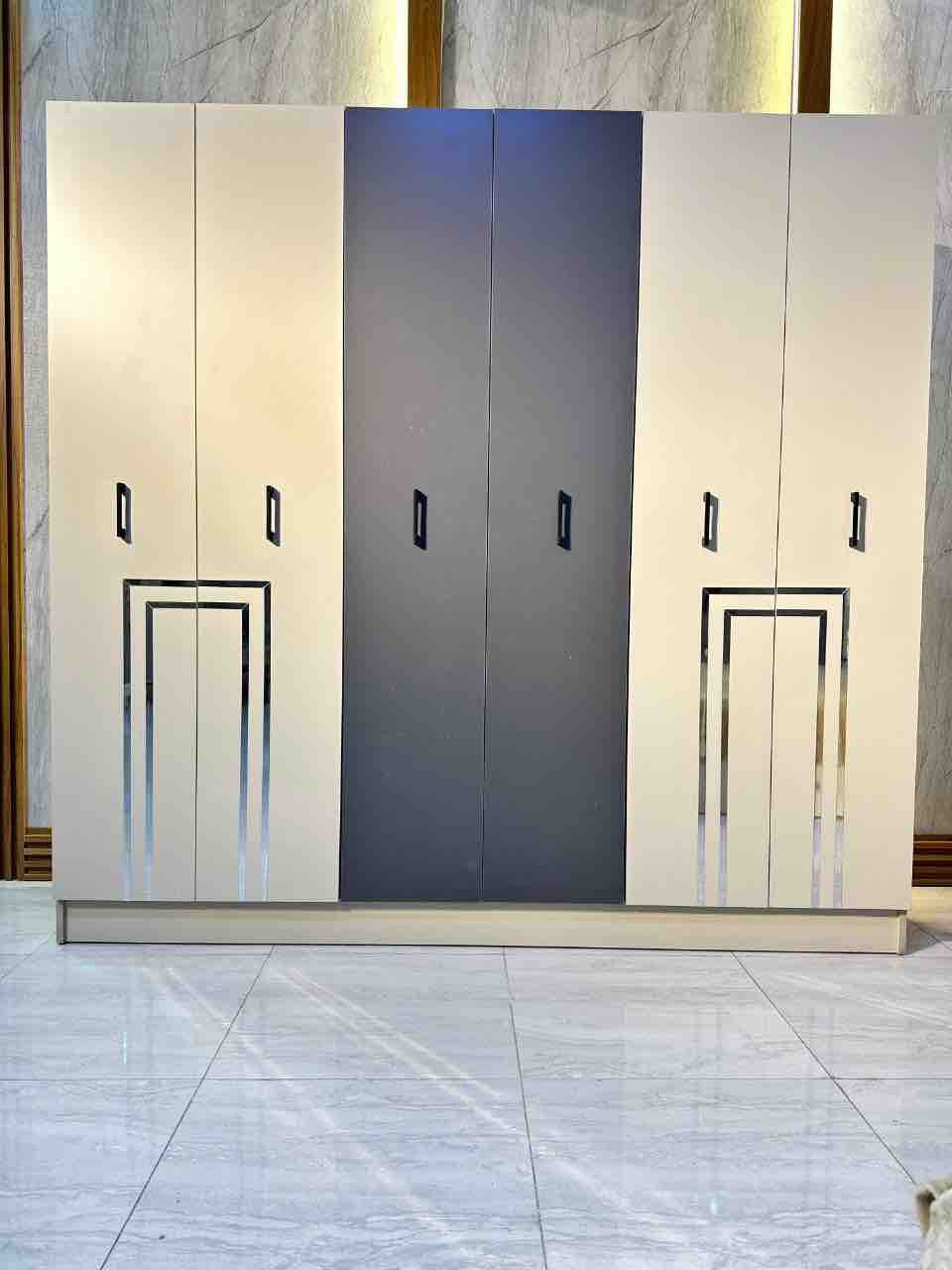 *تم وصول موديل بول 200*
*5قطع*

*معمل اصلي دافنس*
*نفس الصور والفديو طبق الاصل*
*سرير مخزن* 
*اناره بالكومديات*
متوفر مقطع فيديو للمنتج في قناة الغرف التركية 
توصيل خمس، قطع بغداد مجاني اطراف 20 محافظات 75
محافظات شماليه توصيل 125
تصعيد كل طابق 10
ملاحظة الشد مع التوصيل
السعر 600 
الغرفه جديده 
التواصل وتساب ***********
