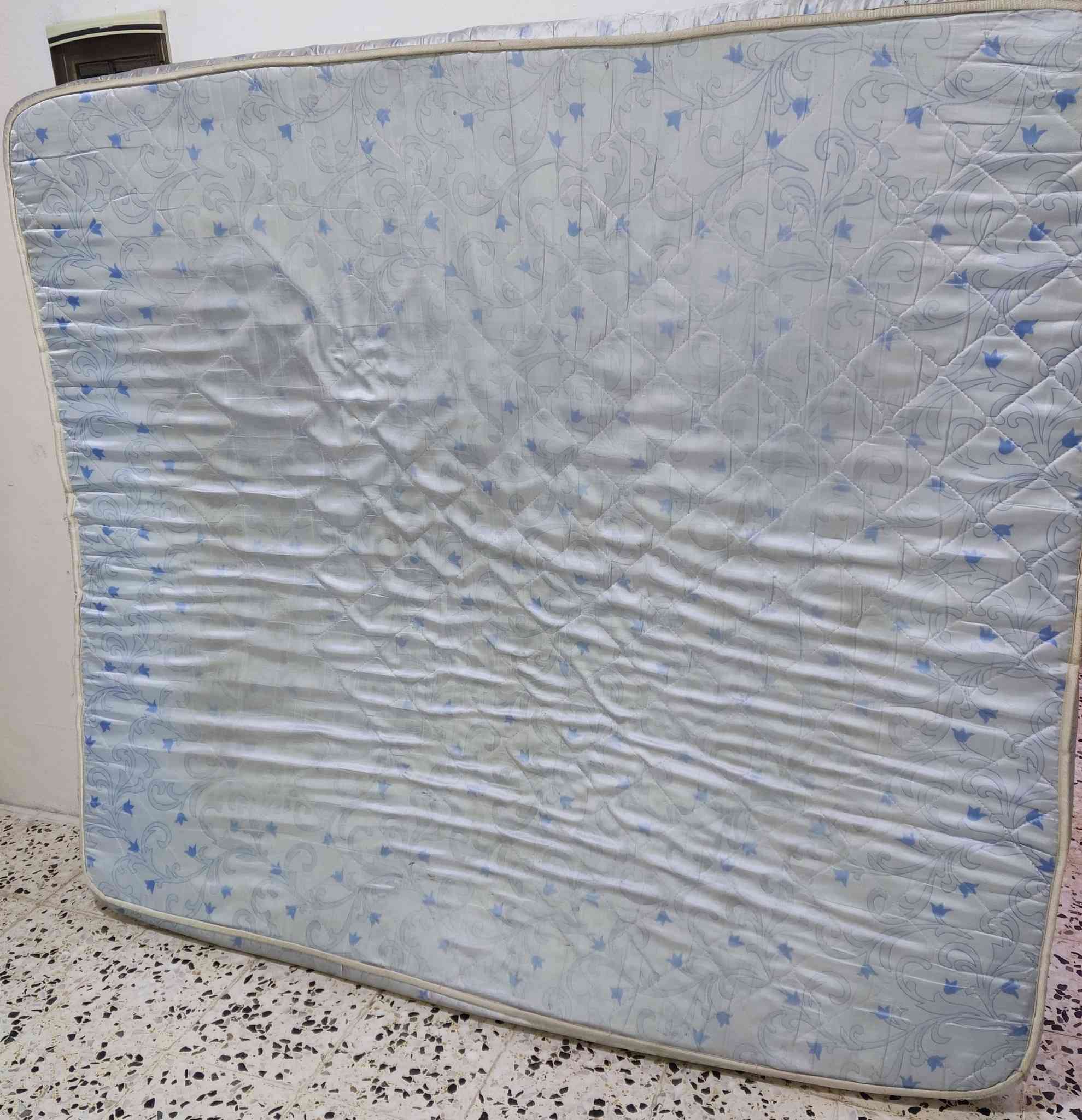 دوشك نفرين للبيع ***********
