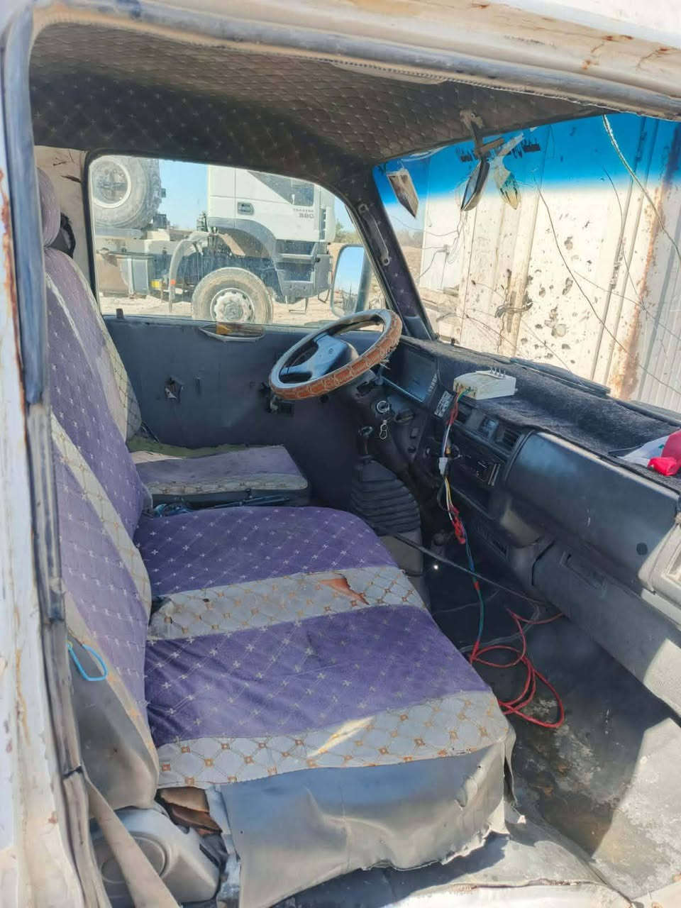 موديل 96 مصبوغه عام تحويل مباشر مصفره ضريبه كير مكينه حداديه تايرات بطاريه  سياره كلش حلوه وجاهزه للعمل السعر 45 ورقه العنوان الديوانيه رقم.     //مكلف النشر// الموبايل***********
