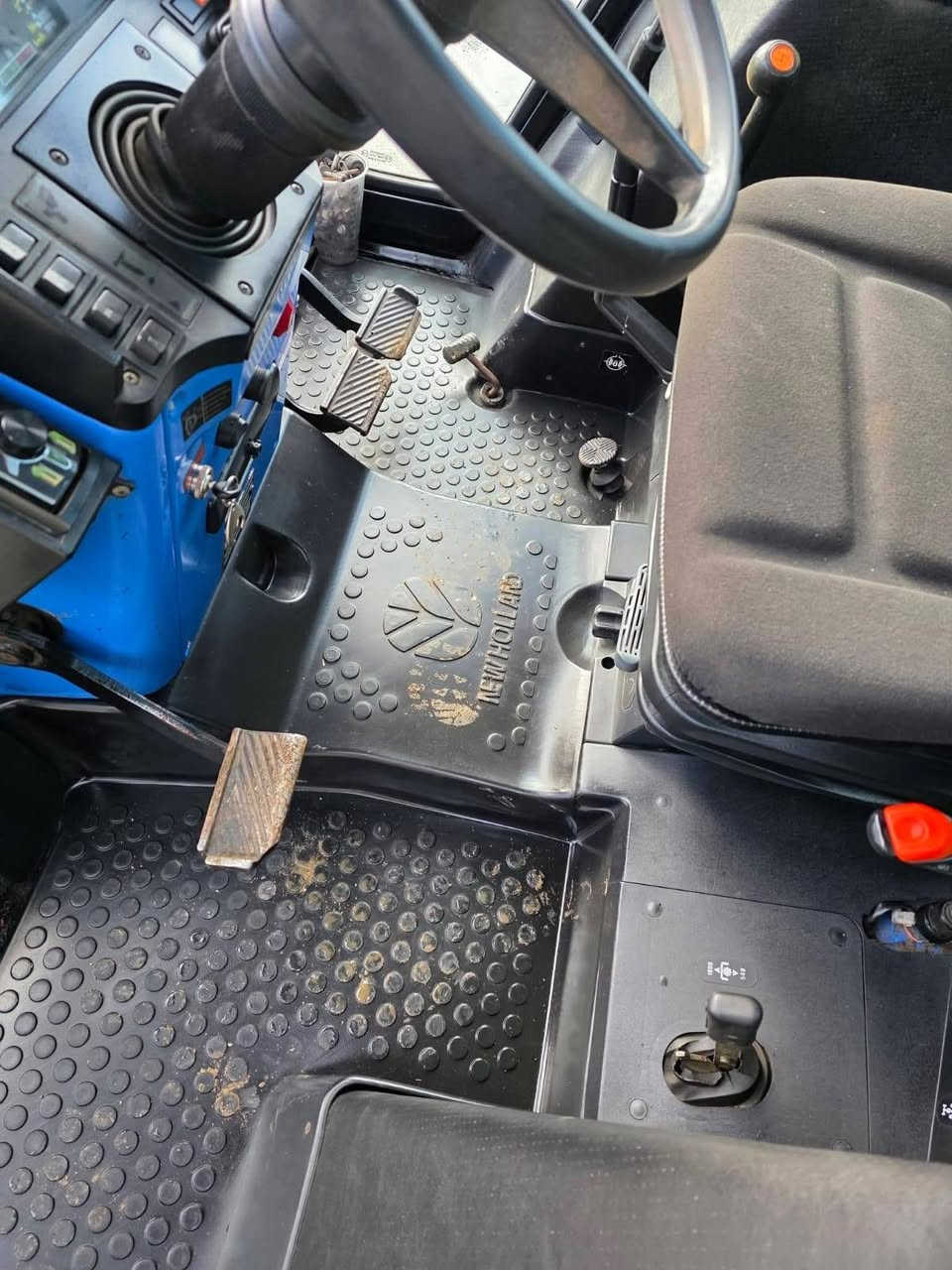 فيات حجم ١١٠
عداد ٢ 
مشتغلة ٦٠٠٠ساعه
مكاين وضع شركه 
موديل ٢٠٠٤
الون ازرق 
جاهزات التصدير 
السعرالمكينتين ٣٨الف دولار شامل الكمرك والشحن والضريبه مدة الوصول ٢٥يوم بعد الاتفاق


**إذا كنت صاحب هذا الإعلان وتريد حذفه لأي سبب، رجاءا أرسل رسالة إلى الدعم الفني**