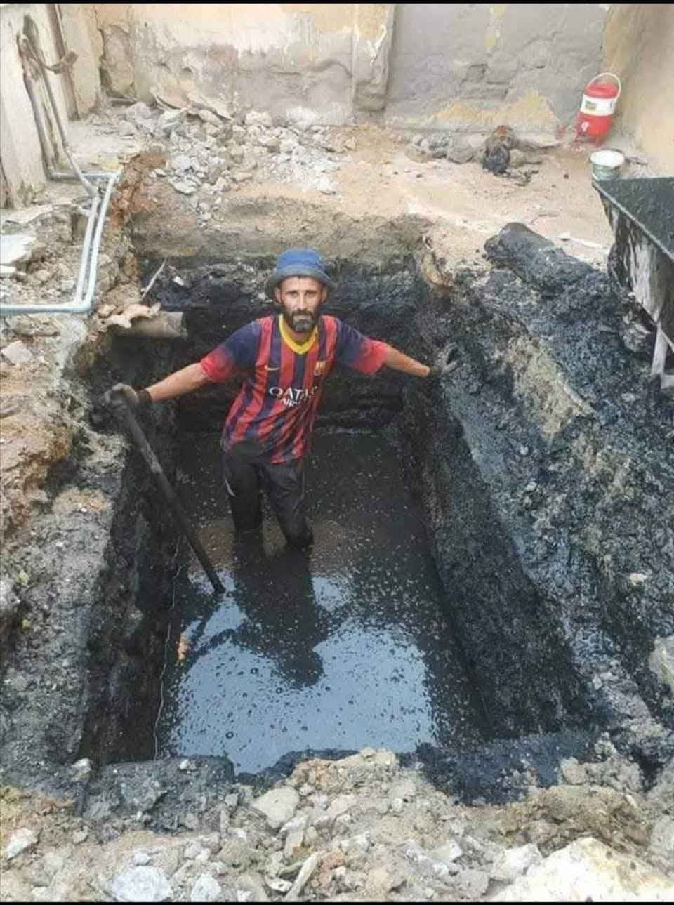 من رخصه الادمن إلي عنده شغل جفره قديمه طايح سقفها انضفها وأرجع اصبها ***********
