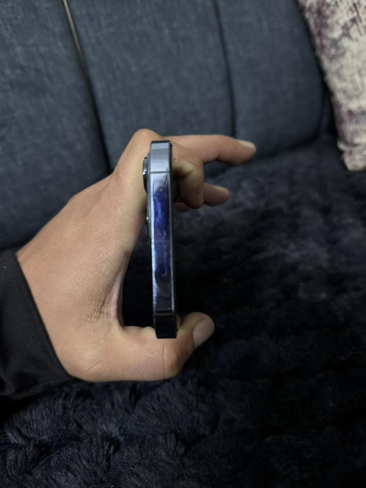 للبيع ايفون 13 برو ماكس  شرق اوسط دبل سيم ذاكره 256 بطارية 72 وشرط ما يفقد شحن  والضهر شوف عينكم الجهاز ما مفتوح ولا مبدل بي شي والجهاز شرق اوسط يعني مو اوربي  السعر 490 الف وبي مجال 
***********
