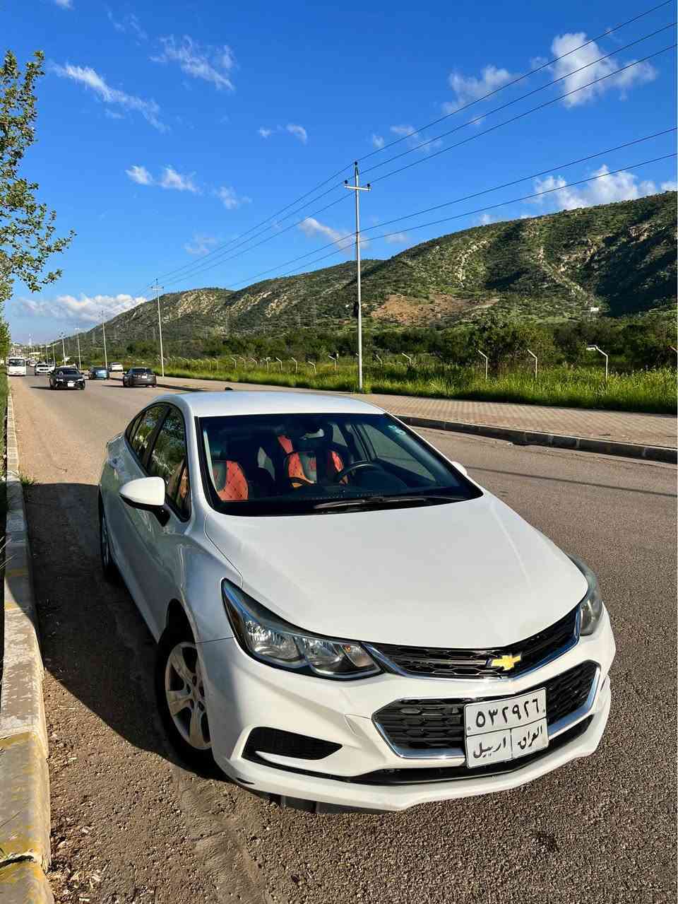كروز موديل ٢٠١٧ 
بدون صبغ، كير و مكينه بشرط
طخم حدادية و طخم اطارات جديد، تبريد شغال 
ماشية ١٠٠ الف  مايل
عنوان: دهوك
سعر ٩٥ ورقة و بيها مجال
موبايل: *********** دهوك, العراق
