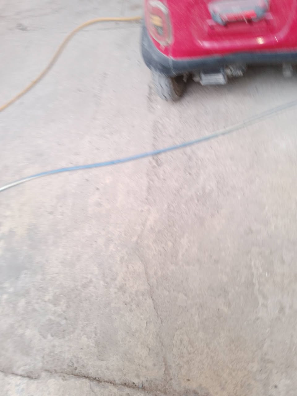 السلام عليكم ورحمة الله وبركاته تكتك شحن للبيع اخت الجديدة بطاريات نص عمرالسعرمليون و100الف بيهة مجال المكان ديالى قرية الحويش رقم للتواصل *********** وتساب موجود
