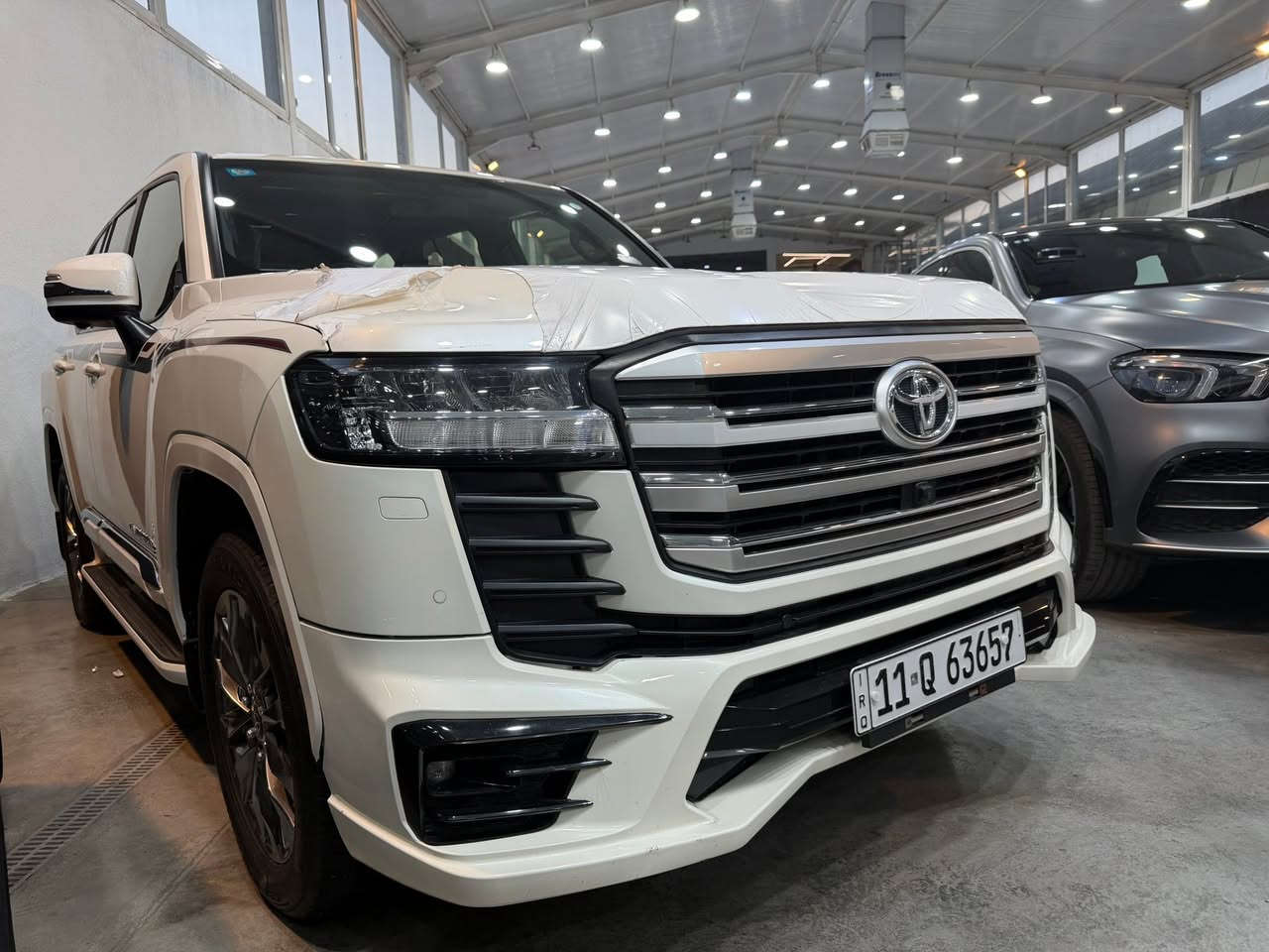Land cruiser 2025 🎌Gxr limited 
لاندكروز لمتد 2025 gxr 🎌
تبريد مقاعد 
مقاعد كهرباء 
كامرات محيطيه 
عداد المسافة 7000 k/m 

📍بغداد شركة ابو ظبي چكوك قرب بوابة الكاظمية 

***********

*********** 📞
