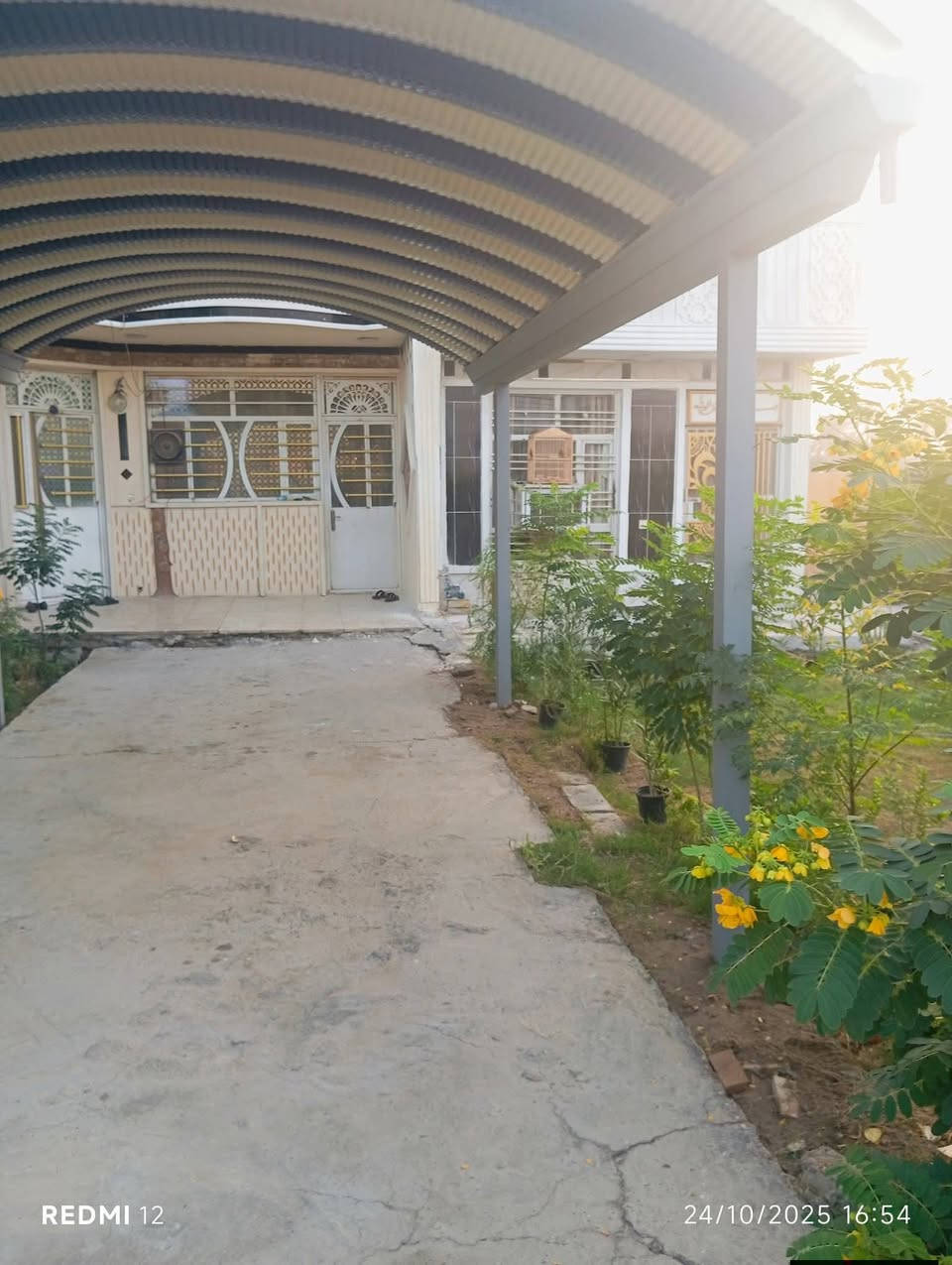 *دار  للبيع طابو زراعي  سند ٢٥ اقرار أو تحويل من صاحب السند بشكل مباشر
بمساحة ٣٥٠م بواجه ١٤م  ونزال ٢٥ م واقع حال ٥٠٠م
دورة  هور رجب الشارع الرئيسي مدخل شارع المنتجع *
يحتوي على حديقة عدد ٢ وكراج سيارة كبير وطرمة كبيرة خلف البيت
*يحتوي على بناء صالة وهول غرف نوم ٢ خدمات ٢ داخلي و ١ خارجي
للاستفسار الاتصال خاص أو وات ساب ***********
