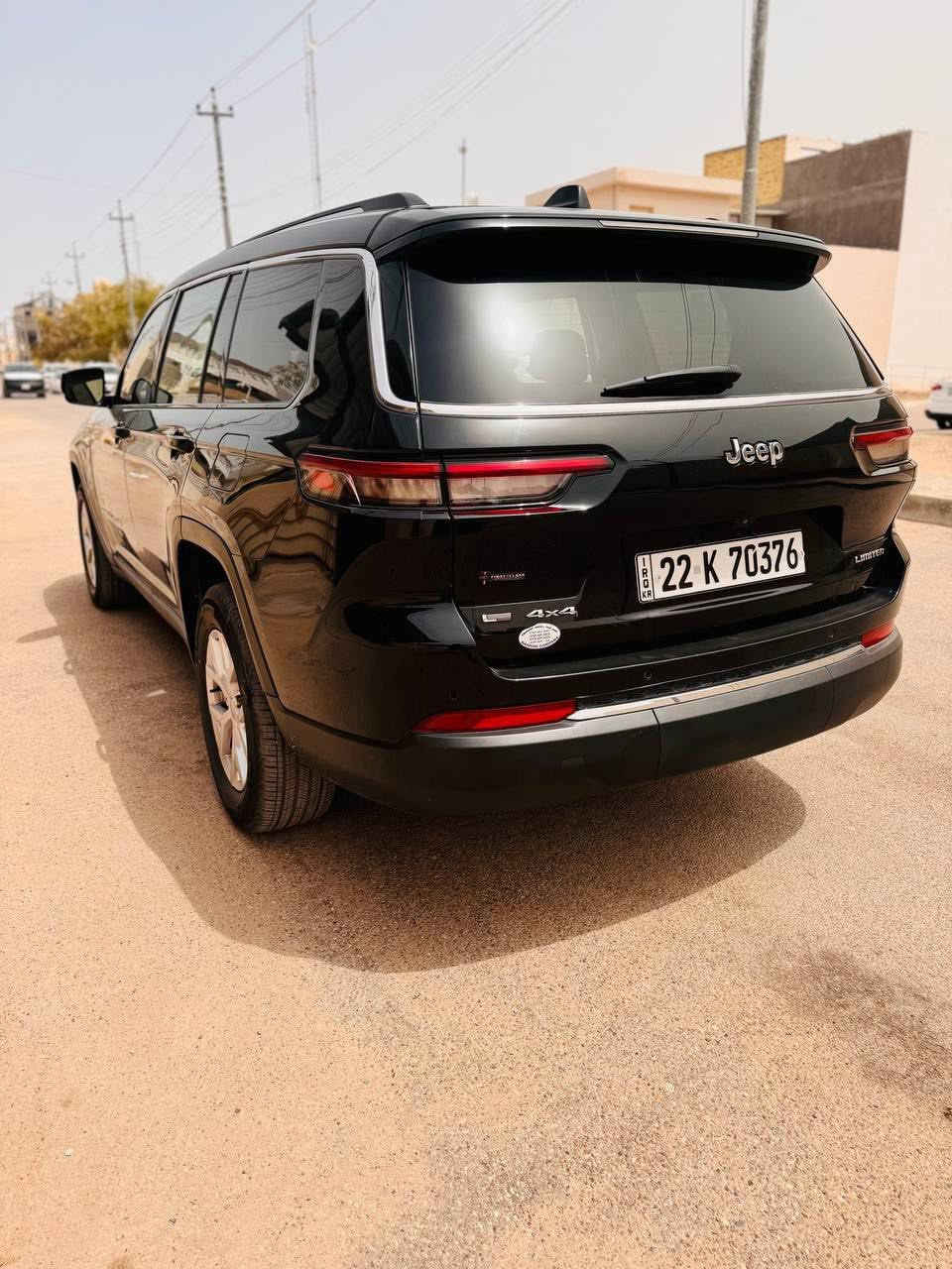 Jeep Grand Cheroke Limted  L2021
سبعة راكب 
الموديل : 2021.
المحرك : V6.  3.6L . 
ماشيه 31 الف  ميل  
المواصفات: 
السياره فول عدى البانورما
* دفع رباعي 4*4 AWD 
* رادار امامي وخلفي مع مانع تصادم . 
* تحذير الخروج عن المسار . 
* تحذير النقطة عمياء 
* ويل قياس 18 انج .* 
* كاميرا خلفية . 
* المصابيح الأمامية ليد .
* حاجب زنون .
*المصابيح الخلفية ليد . 
* تشغيل عن بعد .
* صندوق كهربائي .
*حساس امطار . 
* المقاعد الأمامية كهربائية .
* المقاعد الأمامية والخلفيه تدفئة .
* ستيرن فول تحكم .
* سستم صوت Alpine . 
* انارة داخلية LED . 
* حساسات خلفية . 
* 7 راكب .
* مكيف خلفي مع وحدة تحكم منفصلة . 
* تدفئة ستيرن . 
* مرايا متحسسه للضوء العالي . 
* مانع تصادم خلفي .
*نظام ترحيب ودخول بدون مفتاح . 
* بلوتوث تلفون . 
* محدد سرعة . 
* نظام التشغيل والاطفاء الاوتوماتيكي 
* سايد بريك كهربائي .
*الغرفة الداخلية سوداء 
الحادث موضح بالصور 
تبديل فقط قطعه واحده 
السياره داخله ع إربيل 
المكان الناصرية 
السعر  295 $$


**إذا كنت صاحب هذا الإعلان وتريد حذفه لأي سبب، رجاءا أرسل رسالة إلى الدعم الفني**