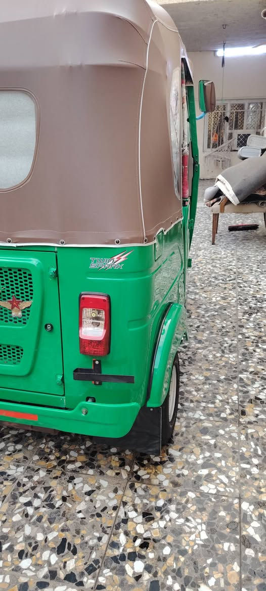 السلام عليكم تكتك للبيع موديل 22 جديده كفاله رقم تحويل ثاني اسمك  ***********
