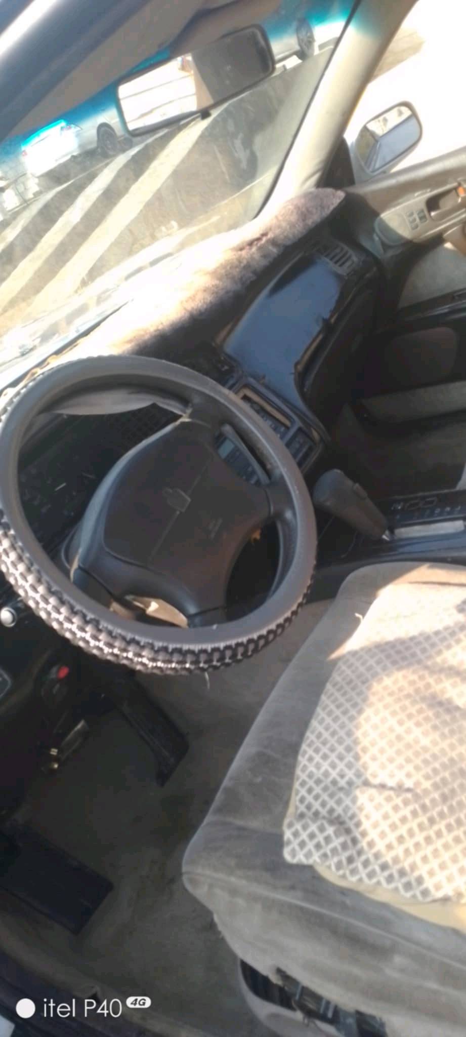 السلام عليكم تويوتا كراون  ماجستة موديل 1991 رقم دولي ديالى مكفولة من الكص ونقل الجثة تحويل نفس اليوم هزة تنتهي 2026 للبيع او المراوس السعر 45 مكينه 2500 ديلكو جديد تخم تاير نوزل بلك عقل ضفيرة كير محرك كلة تمام السيارة عوزها بس جوزة صباحية وباور بيه ونة