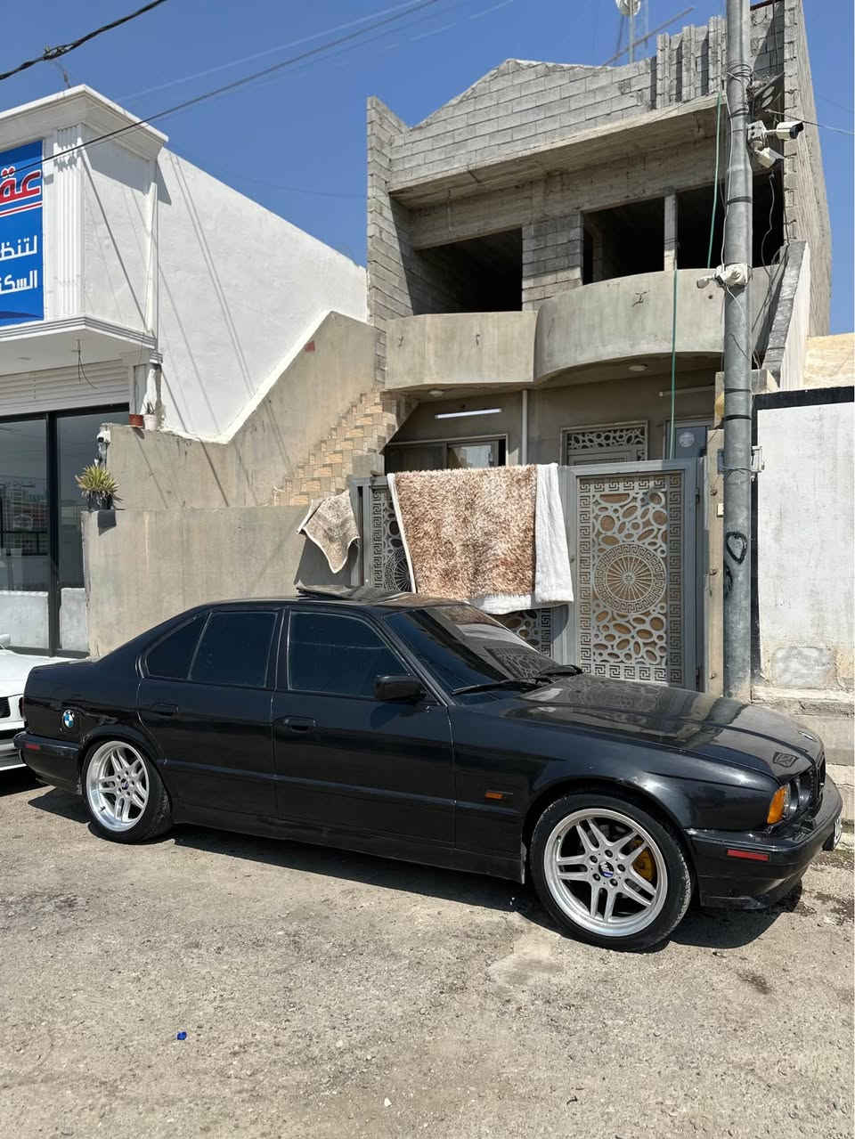 ماشاءالله تاقانە بۆ فرۆشتن
بی ئێم بیلاد ٥٢٥ گير عادی مۆدیل ١٩٩٠
تەبرید بەفر ❄️🥶 سلايد پێش پان ویلی M18 تایەی تازەیە
لیدانی نیە گێر و مەکینە بەشەرت تازە کلاج و عەینە و تاخم پێشیم گۆریوە
رەقەم سلیمانی سەنەوی و رەقەمی تازەیە
لە کرکوکم سعری ٤٦ وەرەقە و مجالی برایەنە
*********** كركوك, العراق
