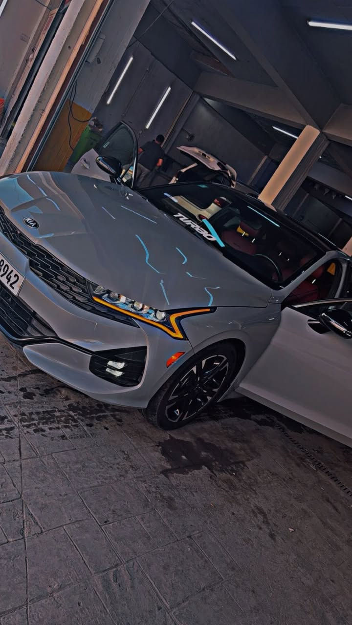 السلام عليكم k5 موديل 2021 Gt line فول محرك 1600تيربو حادثهة موضح بلصور سيارة نظيفة وجاهزة كير مكينة مكفول اي استفسار *********** السعر 158 بي مجال شي بصيط
