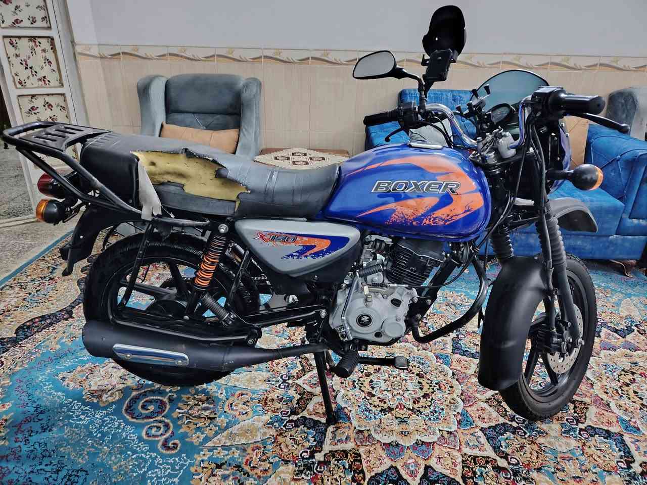 دراجة بوكسر 2023 دراجة نظيفة رقم بغداد
مكينة نظيفة فول مامفتوحة بيها ظربة بالتانكي مثل ماموضح وضرر بالكشن الكفر مال زنجيل موجود

ماشية 65 الف 

مكان بغداد الدورة المهديه الثانية

السعر :2200000دينار وبيها مجال

للتواصل:***********
