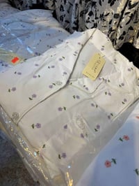 جملة تموت • طقم • ملابس