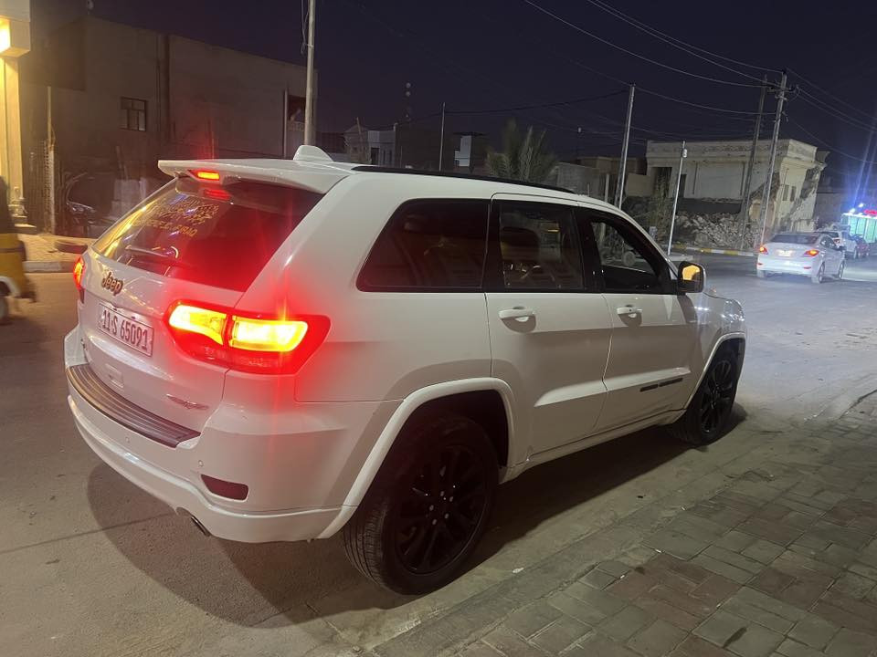 كجيب راند شيروكي 2021 للبيع فقط
حادث امريكا جاملغ وبنيد جه اليسار ونصف الباب السايق كلير تعديل مقدمة الشاصي فقط 
ماشيه 48 الف مايل 
سياره جديده جدا 
زرع عدسات كلفتني 350$ اناره فوول 
السعر 230$
مكان بغداد
***********
