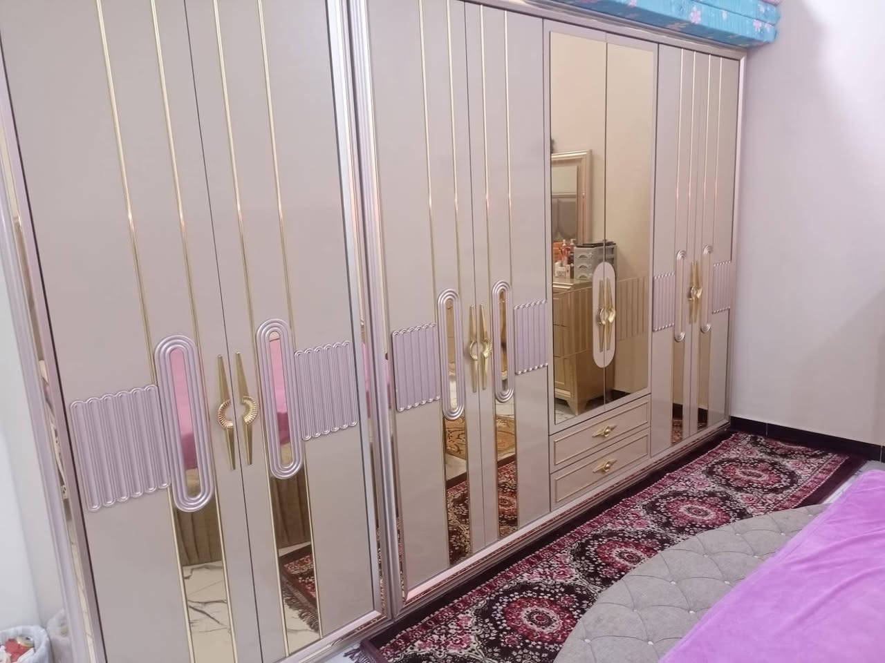 سلام عليكم غرف نوم للبيع ماليزي صاج تركي نوع الثقيل نضافه 99٪100صارلهة تقريبن 6اشهر بعدهي بضمانهة ***********
