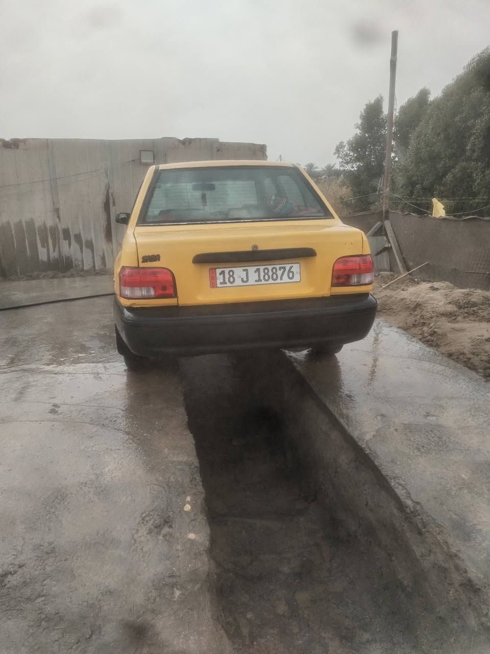 سلام عليكم سايبه مديل 2011 مكفوله كفاله عامه كير ومحرك وحداديه رقم انكليزي نهايته ٣٠ السعر 20 وبيها مجال  مكان السياره نجف مكلف بل نشر الرقم ***********
