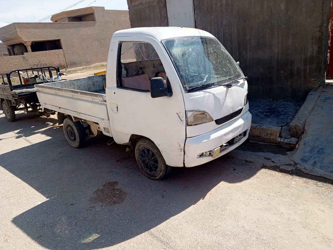 السلام عليكم عموشه للبيع ما ناقصها بس تجفيته شغاله ما بيها شيء بس تجفيت يعوزهاي


**إذا كنت صاحب هذا الإعلان وتريد حذفه لأي سبب، رجاءا أرسل رسالة إلى الدعم الفني**