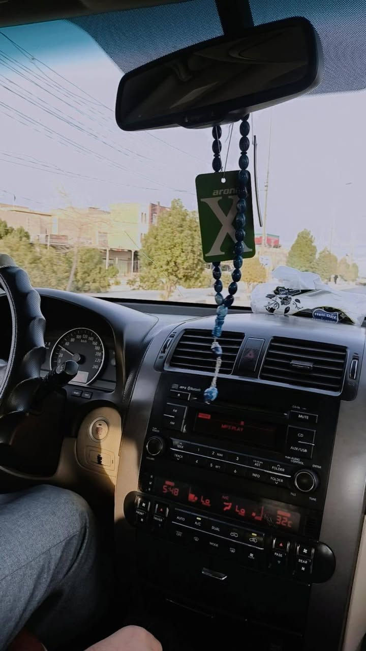 السلام عليكم 
كيا موهافي للبيع موديل 2011
محرك V6 حجم 3800 
7راكب فور ويل
محرك وكير كفالة بشرط 
السيارة ترايها للسعودية 
السيارة خليجية ماشية 221 الف كيلو
سابقا بيها صبغ البابين الاماميات ونص من الباب الورة السايق 
عندي صار بيها حادث امامي وبدلت فقط مدكر الامامي نفس اللون بدون صبغ 
مواصفات السيارة المعروفة فتحه سقف بصمة كشنات كهرباء 3قطع تبريد 
++بيها سلة فوك + تخم بردات +تخم لايتات كله زينون كشافات + ناصي عالي
جرس من توصل 120
نضام تو ويل+فور ويل الخفيف والثكيل 
سيارة كاملة مكملة من تبريد تايرات حدادة كله كامل 
سعر السيارة 135 ورقة وبيها شي قليل
مكان السيارة البصرة ابو الخصيب عويسيان 
رقمي *********** البصرة, العراق
