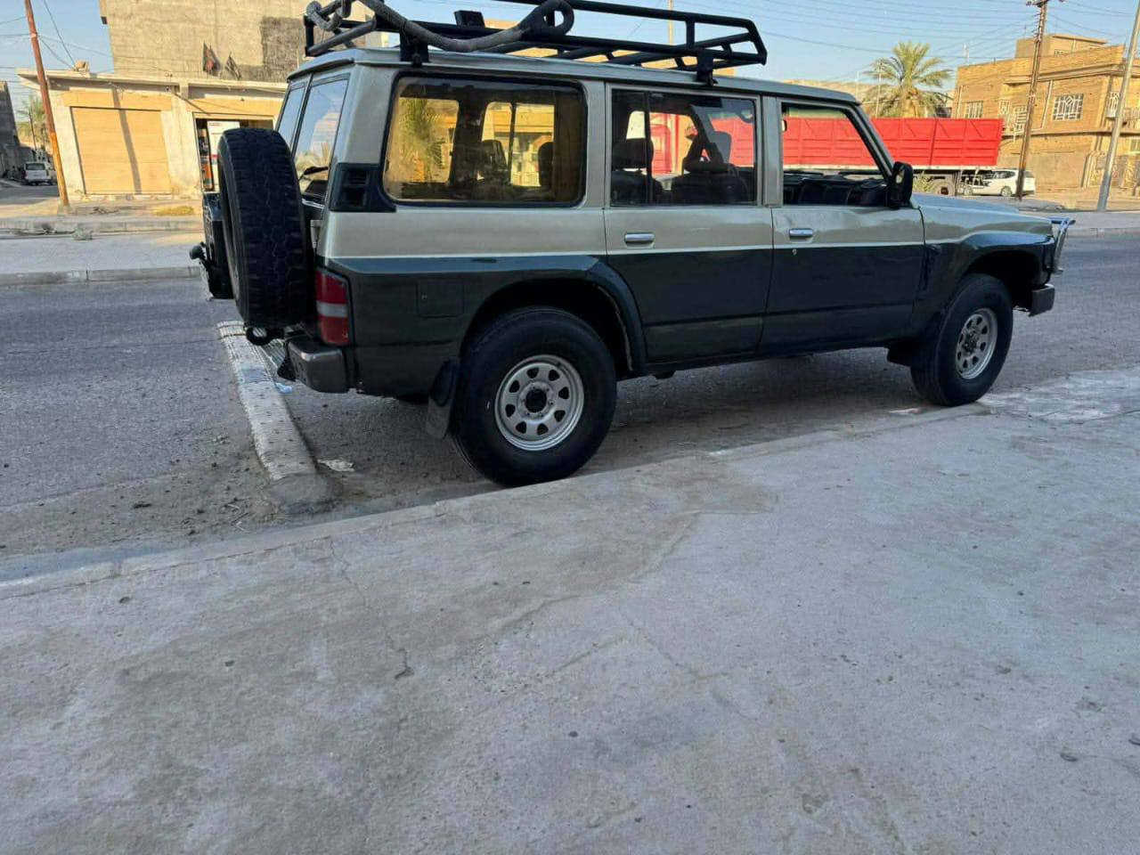 السلام عليكم نيسان مربع للبيع موديل 90 السعر 60 ورقه وانتصار على هذا الرقم ***********
