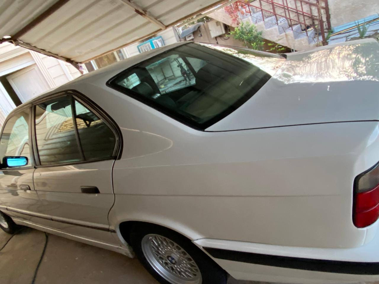 سلام عليكم موديل 1990 525i محرك مسكر عدل مصبوغه عام بدون ضربه تبريد ثلج سلايت مذب ربع ع سياره جاهزه من كلشي سعره85$ واسط النعمانيه ***********
