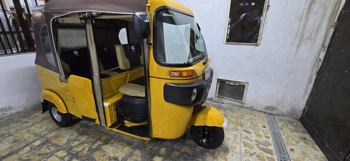 السلام عليكم تكتك موديل ٢٢شعر ١١ مظلع معمر دوس تكتك أدامه عامه هزه جديده سنويه جديده كبل للشارع ربع متصرف مكان بغداد المدينه
***********
