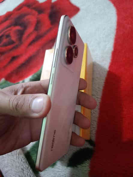 السلام عليكم جهاز ريلمي 15 برو 5 جي جهاز جديد ونظيف مستخدم ثلاثه ايام فقط السعر 650 وبي مجال العنوان باب الحله ورديه خارج الاتصال والاستفسار على هذا الرقم ***********
