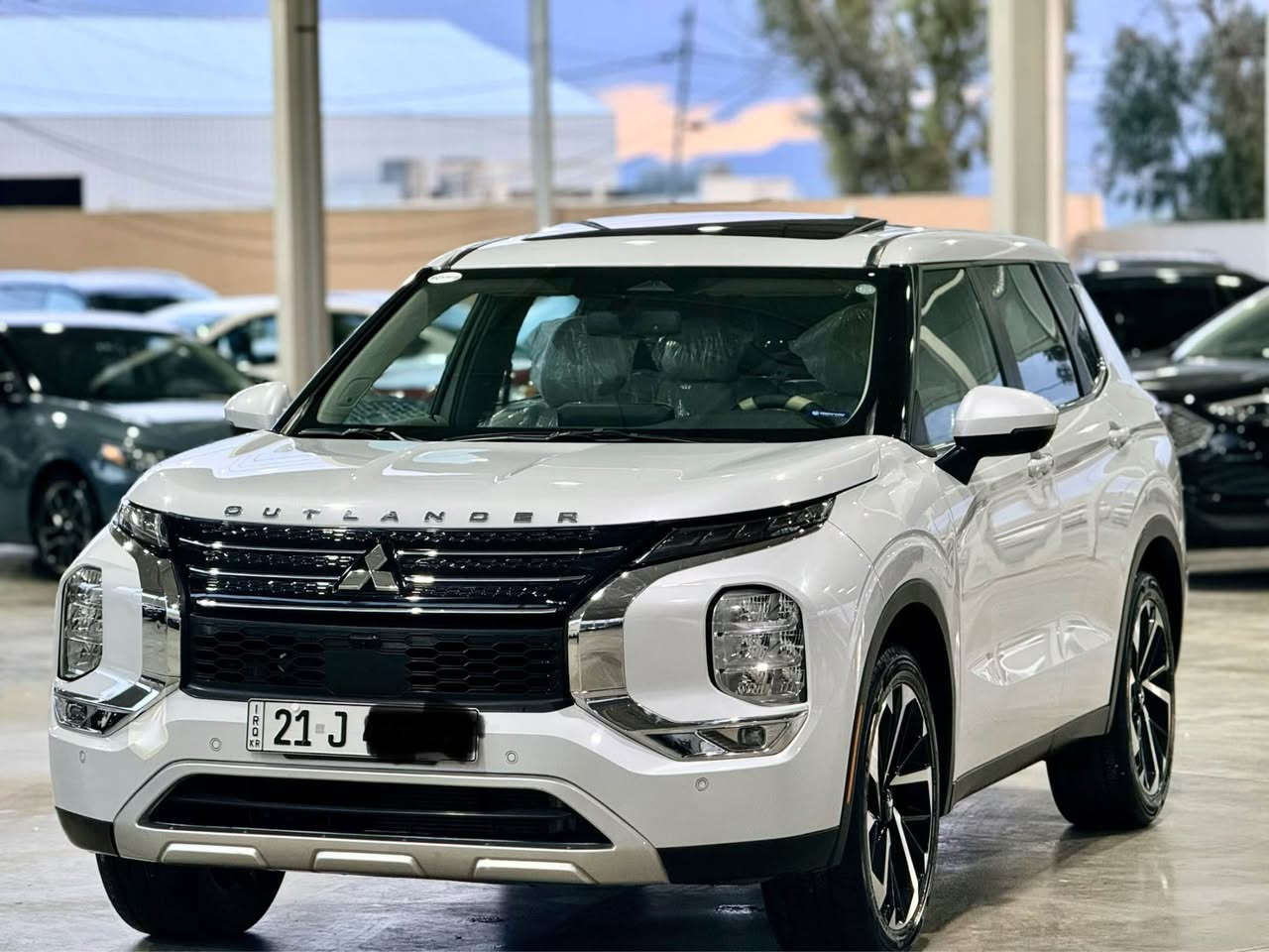 mitsubishi outlander 2024 se 
ئۆتلاندر ٢٠٢٤ 4X4 
مواسەفات // دەبڵ ئەکسل
٧٠٠٠ كم ڕۆیشتووە  
پانۆراما ... جلد ناو سپی .. ٥ کامێرا .. سنوق شەفت 
ڕادار ٣٦٠ ... کوشن گەرم .. کوشن کارەبا .. ٧ نەفەری 
شاشە دجیتاڵ .. زۆر موسەفاتی تر.... 
٢ پارچە بۆیاخ بێ ناوگرتن .. ئەرباک سوکان تەقیەوە 
سیستەم کراوە .. بۆنیت .. چاملغ 
نرخی // ١٩٨ وەرەقە خوا هەموو بازاڕ 
شوێن // سليمانی .. 
***********
***********
«»«»«»«»«»«»«»««»«««»«««»«»»»«»«»«»
                   mitsubishi outlander 2024 se 
ئوتلاندر ٢٠٢٤ / فور ويل 
مواسفات // فول واحد على واحد 
٧٠٠٠ كم ماشية 
بانوراما .. جلد داخل ابيض.. ٥ كاميرا... صندوق شفت
رادار ٣٦٠ .. كشن تدفئه .. كشن كهربا .. ٧ راكب 
الشاشة دجيتال .. هواى المواصفات بى 
٢ قطعة صبغ بدون دواخل.. بونيت .. جاملغ 
السعر // ١٩٨ ورقة هذا السعر جوة سوق 
المكان // السليمانية 
***********
*********** السليمانية, العراق
