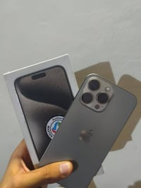 آيفون ١٥ برو ماكس • ٢٥٦ • بطارية ٨٨