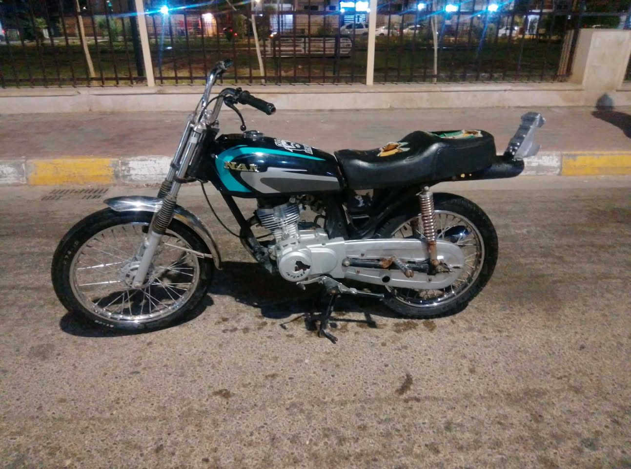 سلام عليكم دراجه اربع كير رياضي أصولي شاصي ١٣وراق نضيفه درجه بس تبخير بيه سعر ٣٥٠ قفل قفل انتصال ***********
