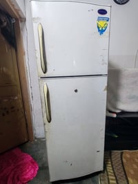 ثلاجة • نظيفة • بلا عيب