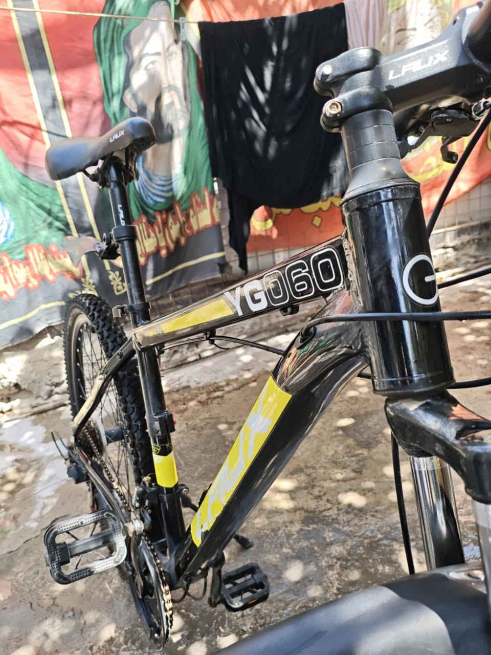 سلام عليكم
للبيع بايسكل جبلي شركه LAUX
المواصفات
الحجم 28 🚲
كير امامي سرع 3
كير خلفي سرع 7
دبلات أمامي عدد 2
اي شي بل بايسكل ما مبدل اي شي 
ملاحظه جديد شركه LAUX الالمانيه 🇩🇪
تكدر تبحث بنفسك او اشوف 
السعر 150 او بي مجال بايسكل جديد
رقمي 770 618 2260


**إذا كنت صاحب هذا الإعلان وتريد حذفه لأي سبب، رجاءا أرسل رسالة إلى الدعم الفني**