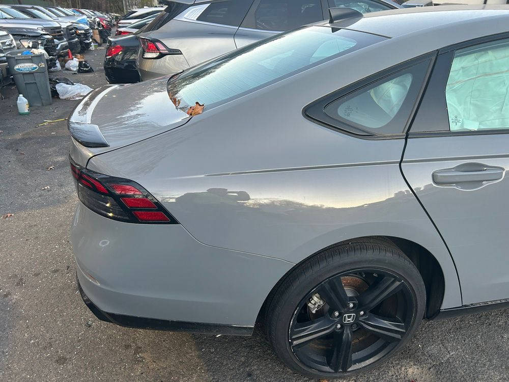 هوندا أكورد 2024 سبورت L
المسافة المقطوعة: 8 ميل فقط
السيارة تعمل وتسير بدون أي مشكلة.

المواصفات:
 • فئة Sport L
 • محرك اقتصادي وقوي
 • قير أوتوماتيك
 • شاشة وسط كبيرة
 • أنظمة أمان ومساعدة السائق
 • داخلية نظيفة

الضرر:
 • ضرر في باب واحد فقط

للتواصل الاتصال:
📞 ***********

السياره في الادن الان سعر شامل نقل السياره من امريكا الى الادن فقط 

السعر لا يشمل نقل سياره من الادن الى العراق و لايشمل الكمرك ايضاً

