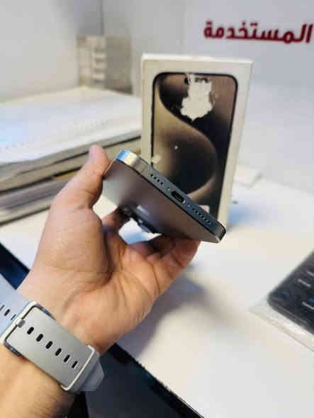 ايفون 15 برو ماكس ماستر شرق أوسط ذاكرة ٢٥٦ بطاريه 93 نظافه 💯 للبيع فقط السعر قفل 1075  كارتون وغراض كامله ومطابقه وبي ضمان أسبوع ***********
