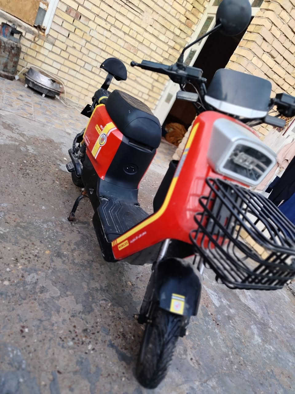 دراجه شحن البيع فقط باتري عطلان دراجه كسر جديده ***********
