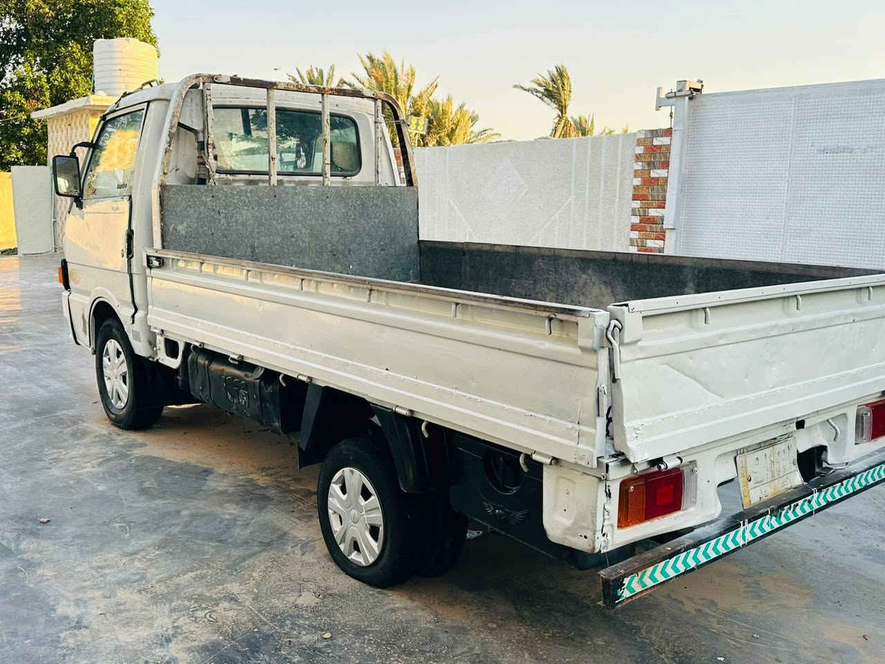 سلام عليكم كيه حمل موديل 1993
رقم بغداد الماني تحويل مباشر 

مكينه كير نضيف 

رقم شاصي واضح شاصي نضيف 

تخم تاير جديد اكسل نضيف 

صدر امامي وخلفي نضيف 

كهربائيات شغاله تك قماره 

العنوان تقاطع لنهروان جسر ديالى جديد 

السعر 28 

التصال *********** ***********
