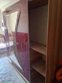 عندي غرفه نوم للبيع الي يريدها توصل ع خط ٠٧٨٦٤٣٤٠٦٦٢