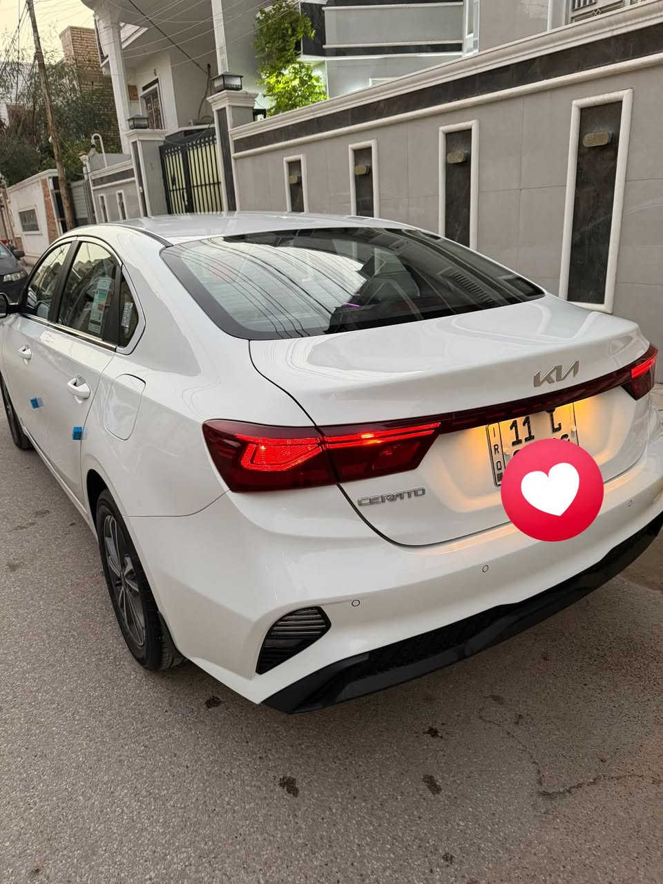 كيا سيراتو 2024
السياره مكانه الناصريه ماشيه 39 بحالة الوكاله 
الموديل 2024

سعة المحرك 2000

تبريد قطعتين

شاشه كبيره بلاديه اصلي  و كامره

عدد AIR BAG 2

حساسات خلفية

لايت  LED 

كشافات 

فتح الصندوق من الريموت

فتحة سقف

مري شفط مع اشارة  

طفاية حريق

الانارة الداخلية هالوجين 

المودات والأوامر الصوتية

أوضاع القيادة ECO+SPORTS +NORMAL

حساسات إطارات

مانع انزلاق 

سياره مفووله للاخير مواصفات

السيارة ماشيه 39 الف السياره بعدها بحاله الوكاله

السعر 187 

الاستفسار***********

بيها بس شخط بسيط كلش 
وجاملغ شبر بارد 
السياره ضمان الشركه الدوليه 5سنوات سياره
