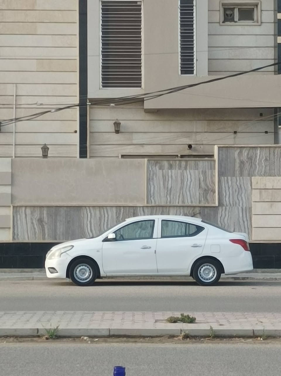 سلام عليكم سياره نيسان هندي ابو اللبليته الزركه موديل 16 رقم مثنئ انكليزي سنويه ل30 تبريده ثلج حداديه كير كفاله مكينه بيهه تنقيص كلش قليل ترايك وين ما تريد كهربائيات كلهه شغاله لايت زنون سياره ما تذب عليهه ربع السعر 80 وبيهه مجال مكان ناصريه سوك الشيوخ للستفسار اتصل وتدلل *********** بي واتساب
