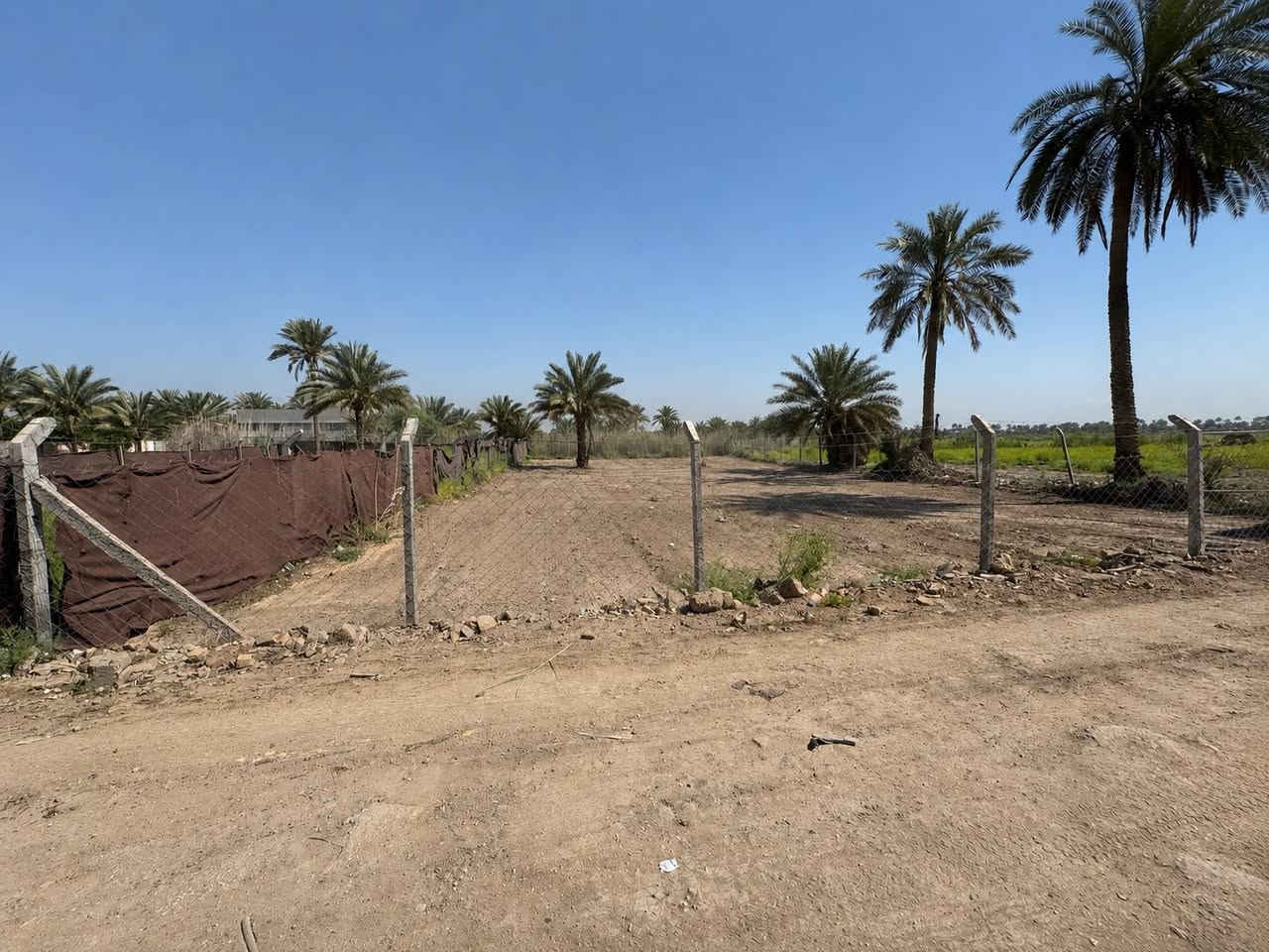 قطعه أرض للبيع
المساحه 900 م

طابو زراعي سند 25

تحويل مباشر بسمي 

الواجهه 20 م ونص 

نزال 44 م

العنوان منطقة البحمير بعد البكرلي 

خدمات ماء كهرباء 

للاستفسار ***********

