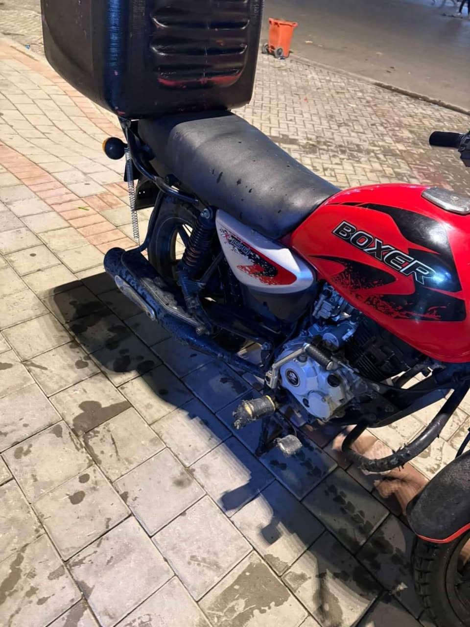 اورقه وكامله ب اسمي
📌 النوع: بوكسر
📌 الموديل: 2022
📌 المحرك: 150cc
📌 الحالة: ممتازة 💯
📌 الصيانة: المكينة تجفيت شركه
📌 الكفالة: مكفولة كفالة عامة
📌 المحافظة: بغداد
✨ جاهزة للفحص بأي مكان
✨ 
💰 السعر1500دينار (مليون و نص وبيها مجال)
📞 للتواصل: خاص


**إذا كنت صاحب هذا الإعلان وتريد حذفه لأي سبب، رجاءا أرسل رسالة إلى الدعم الفني**