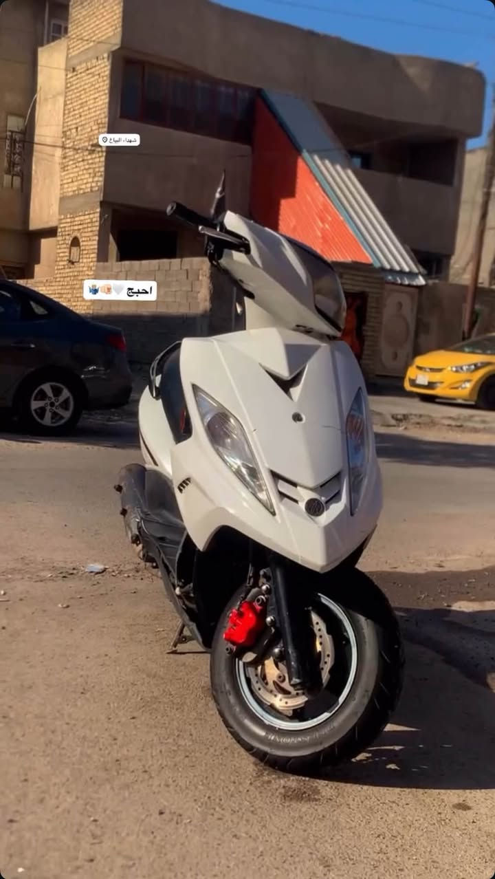 سلام عليكم دراجة جيتي ار البيع مكينة خير من الله دراجة بلادية برغي ما مفتوح بل مكينة  بيهة منضومة زنون  وة صدر خلفي رياضي وة كلج امامي رياضي. وة  بجم المامي بي فطر وة نقصهة بس ترايش بقط بغداد ***********
