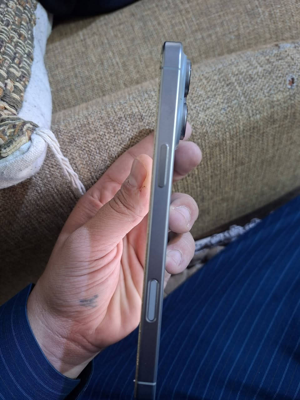 ايفون 16 برو ماكس بعده بالضمان 
سعره مليون و ٤٠٠ وبيه مجال قليل
ناصريه مركز شارع بغداد *********** واتساب

