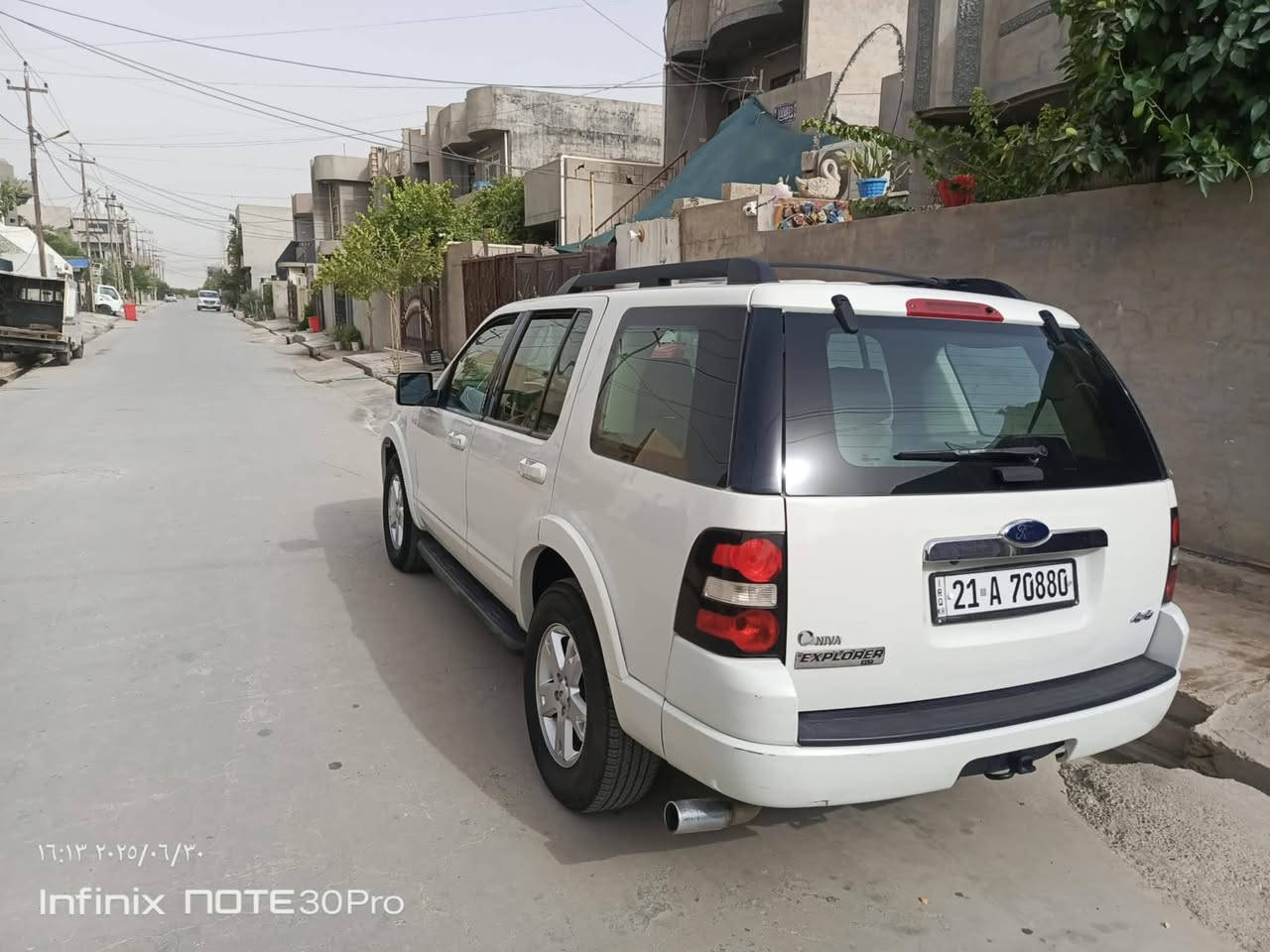 السلام عليكم سياره للبيع فورت اكس بلور وارد خليجي شركه نيفه بي مكانتات بارد وجامرلغ خلفي شوي رش صبغ كير محرك صدر كهرباء تبريد بطاقه بانزين كل شرط سعر 120 ورقه بي مجال ***********
