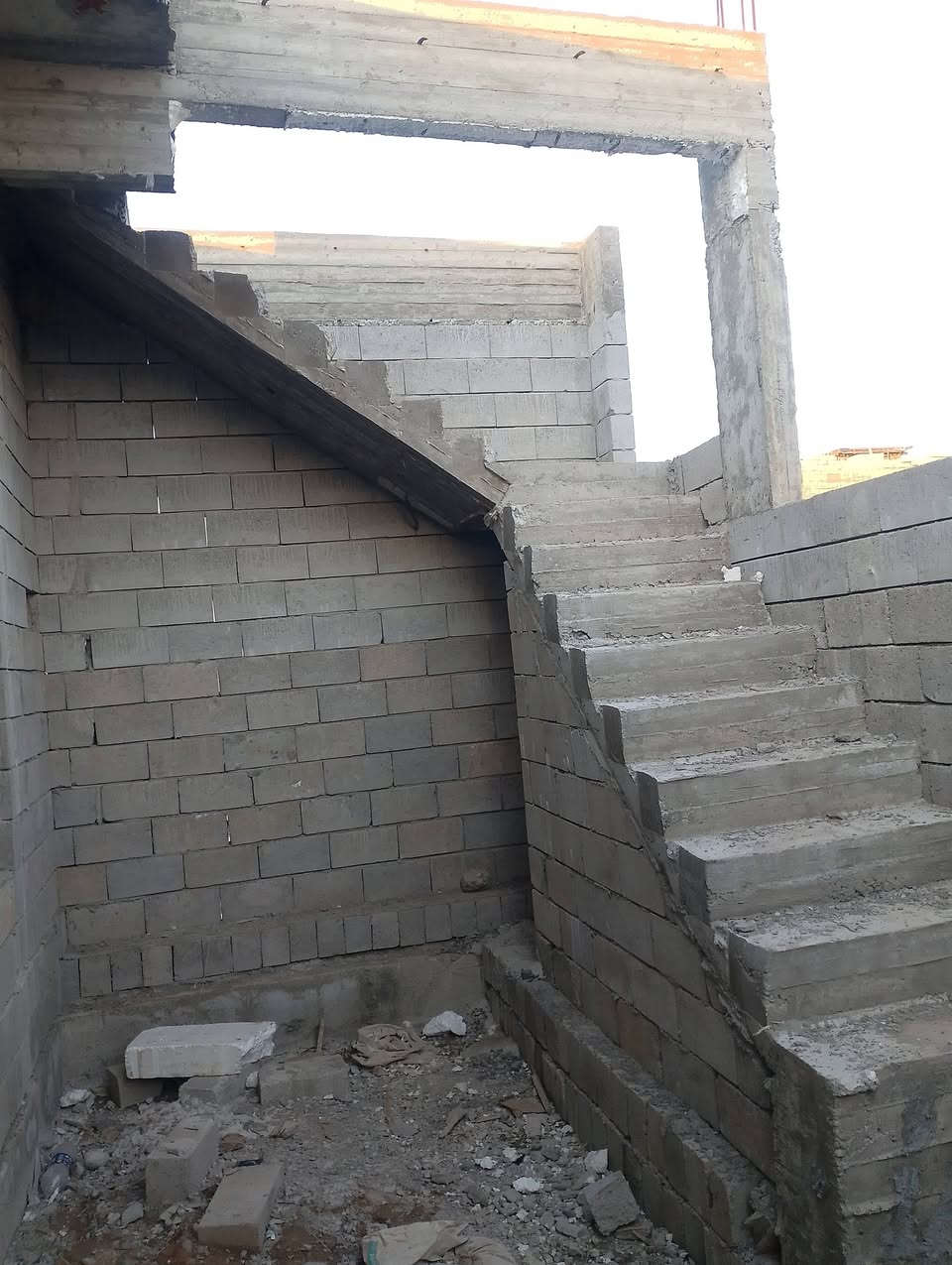 هيكل للبيع في التربيه الخامسه 150م واجه 7 ونص شروق تام خدمات كامله السعر 55 مليون ومطلوب للجمعيه 22 مليون للاستفسار الاتصال على الرقم ***********
***********
