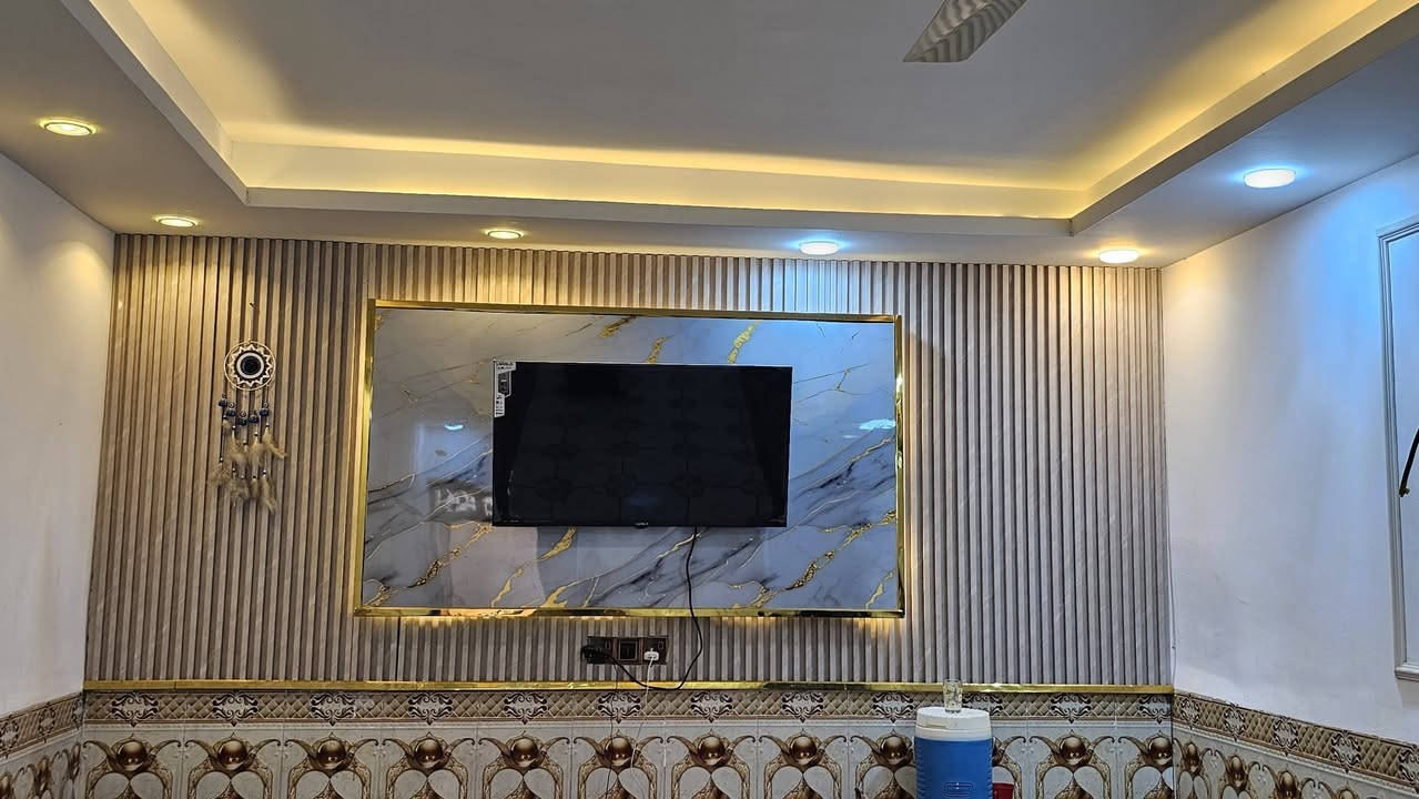 الدار للبيع المساحه 220متر 
الدار يحتوي على 3غرف نوم 💤 
ومطبخ وصاله وتخاريج وستقبال 
العنوان النجف الرضويه قرب مطعم 🍴 العراق 
لاستفسار الاتصال ع الرقم ***********
