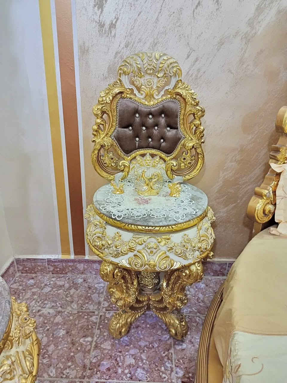 غرفه نوم مصريه للبيع نضيفه كلش استعمال قليل بعدها بالباكيت زلغ مابيها وكامله مكانها ناصريه مركز بمدينه الصدر السعر مليونين 650


**إذا كنت صاحب هذا الإعلان وتريد حذفه لأي سبب، رجاءا أرسل رسالة إلى الدعم الفني**