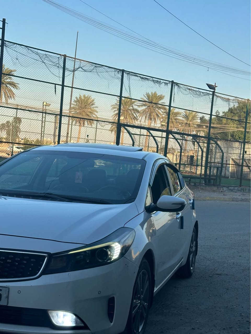 اسلام عليكم سيراتو 17 ايراني فول لفول محرك 2000  بيها قطعتين صبغ جملغ لهلال مالته ولباب هم هلال مالته ومرشوش واكو صوره بيها شخطه مبينه سعر 145 وبيها مجال رقم جديد قبل فتره حولتها رقم  لستفسار *********** بغداد, العراق
