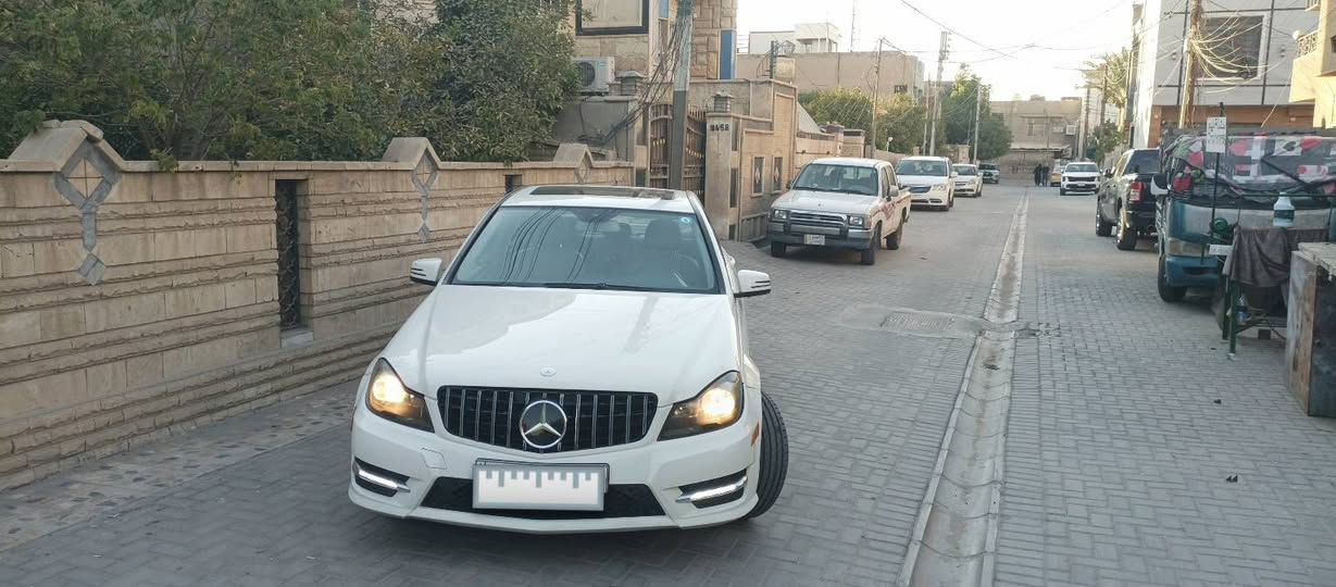 سلام عليكم من رخصت الادمن للبيع او مراوس حسب القناعه مرسيدس C300 فورمتك فول موصفات فتحه سقف كشنات كهرباء تتدفى محرك 6 اسلندر عقل فوك المرغوب تبريد ثلج وياه السويج كير محرك حداديه تبريد كفاله جاهزه من كلشي غرفه جلد بيجي جديده ورد امريكي حادثه جدا بسيط جاملغ امامي امبدل شركه نفس الون وبنيد وباب السائق كلير فقط كفاله من الدواخل جكه مابيهن ماشيه 191 رقم بغداد الجديد مشروع وطني مكاتبه مروريه كبل تحويل مكان السياره بغداد السعر 125 وبيها مجال للاستفسار ***********
